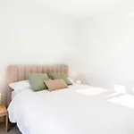 Bayside Luxury Steps From The Beach-stylish Near Pool & Shops * エステポナ