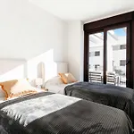 Bayside Luxury Steps From The Beach-stylish Near Pool & Shops アパート エステポナ