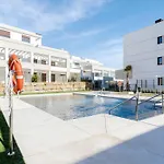 Bayside Luxury Steps From The Beach-stylish Near Pool & Shops エステポナ