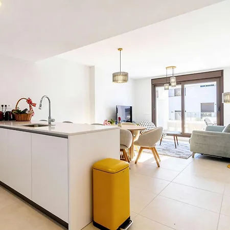Apartmán Bayside Luxury Steps From The Beach-stylish Near Pool & Shops Estepona